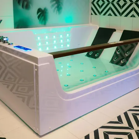 Punkt - Z Jacuzzi W Centrum Gliwic *